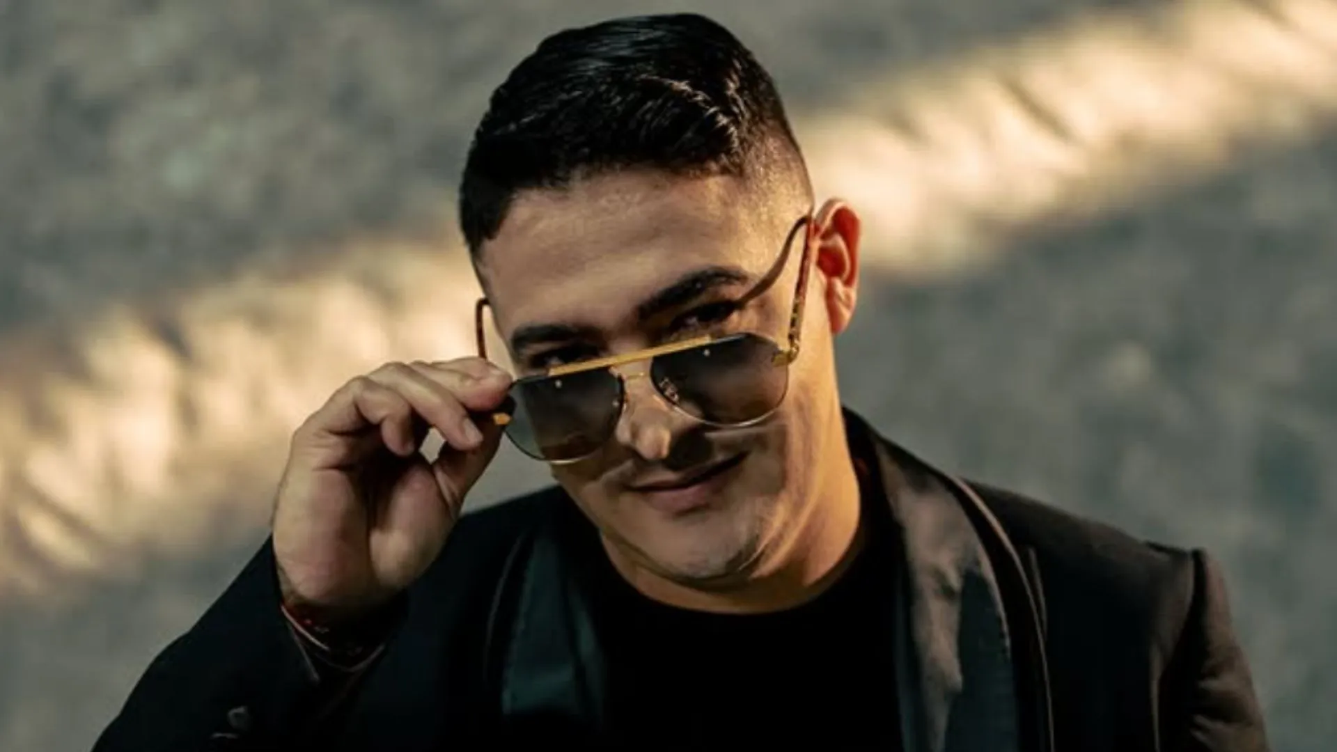 Colombian Popular Music Singer Julián Daza Victim of Million-Dollar Armed Robbery in Bogotá