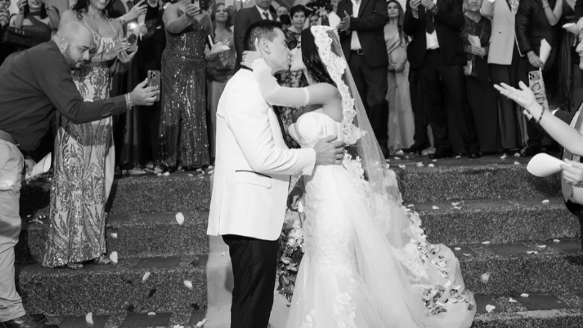 Jhonny Rivera and Jenny Lopez’s Lavish Wedding in Risaralda: An Estimated $400,000 to $600,000 Affair Blending Opulence with Pragmatism