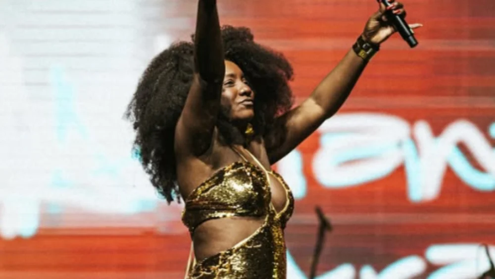 Adriana Araújo, Iconic Minas Gerais Samba Singer, Hospitalized in Critical Condition After Cerebral Aneurysm