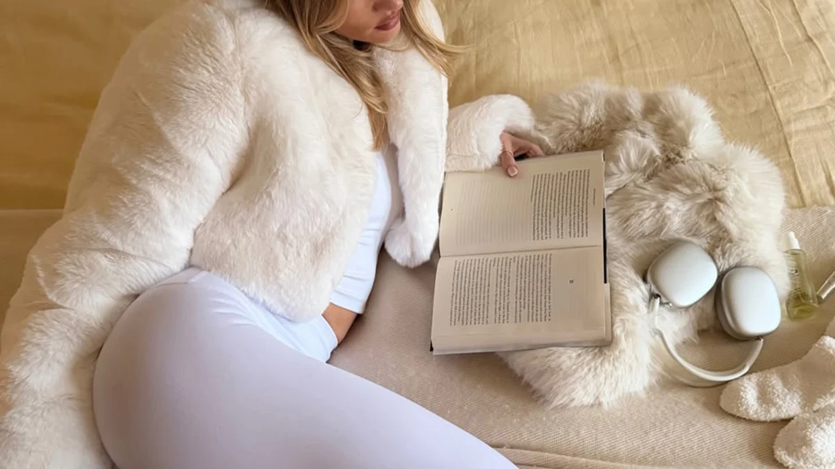 Babes In Bed Guess The Top Model!