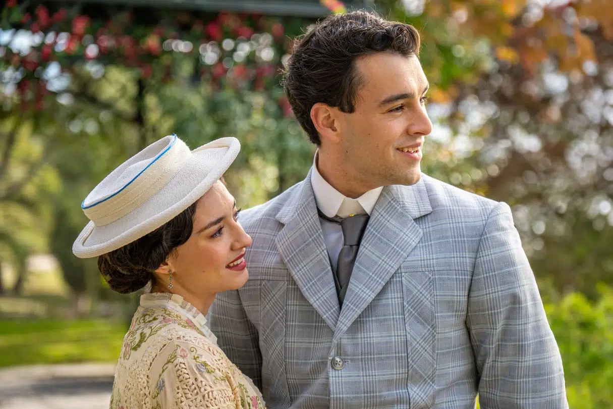 Curro and Ángela Temporarily Depart "La Promesa" After Publicly Defying Lorenzo, A New Danger Emerges