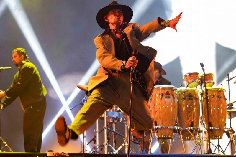 Dawn’s Embrace: La Maldita Vecindad and Moenia Ignite Vive Latino’s First Day Finale