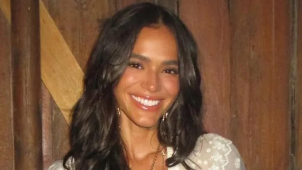 FOTOS: Flagra de Bruna Marquezine no Rio causa polêmica: ‘Antipática’