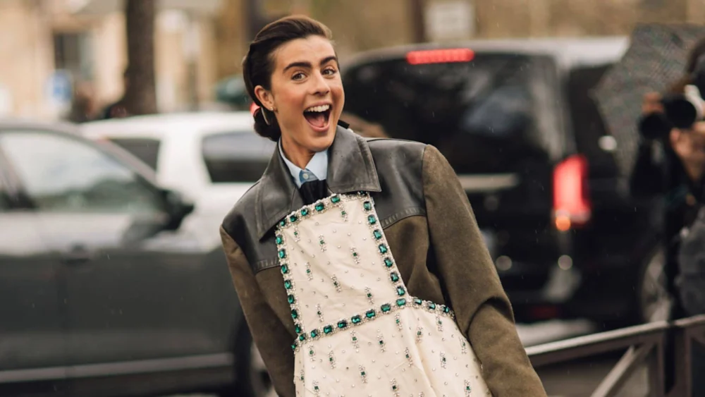 Loewe Aire Sutileza Elixir Redefines Fragrance Longevity with a High Concentration of Essential Oils and Earthy Wood Notes