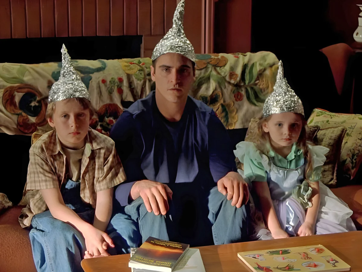 M Night Shyamalan’s Signs Set to Depart Netflix as the Film’s Legacy of Psychological Horror and Sci-Fi Symbolism Endures