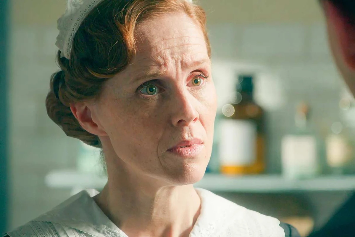 Martina’s Emotional Appeal Moves the Patronato as Pía Uncovers a Crucial Clue in "La Promesa"