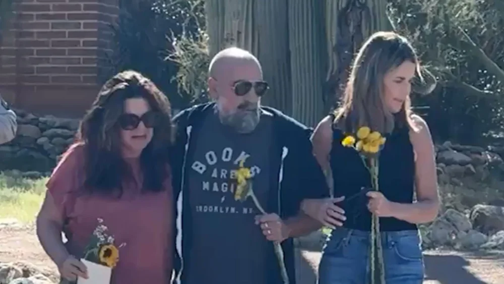 Savannah Guthrie Inconsolable at Missing Mom’s Memorial