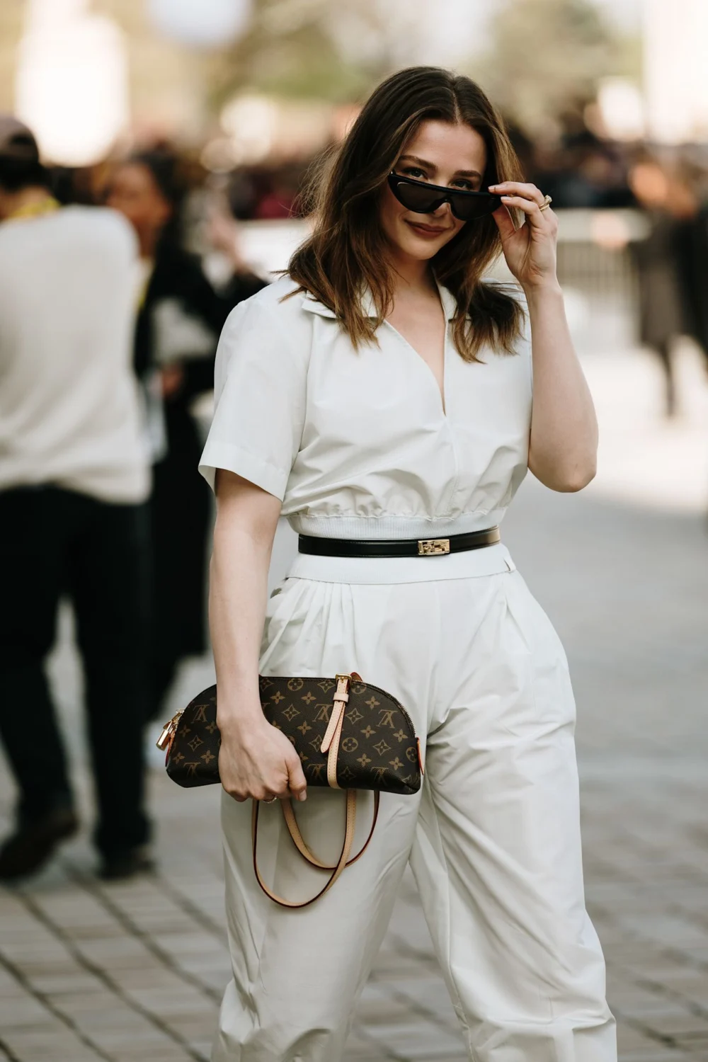 The Global Ascent of Brown Footwear Analyzing the Definitive Style Combination of Earth Tones and White Trousers for Spring-Summer 2026