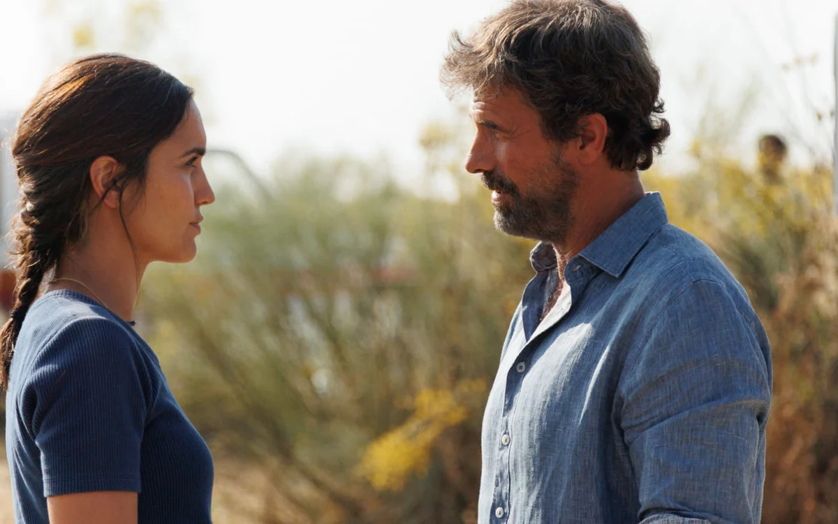 The second season of "Entre Tierras" continues its journey on atresplayer with a new episode that intensifies the drama of its protagonist.