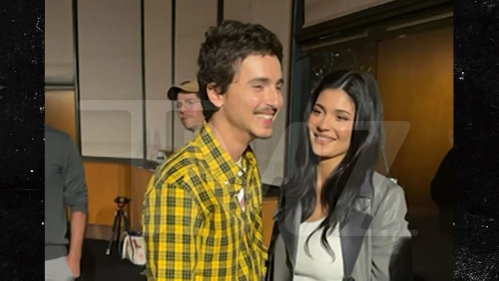 Timothée Chalamet, His Mom & Kylie Jenner Hang Out at ‘Marty Supreme’ Event