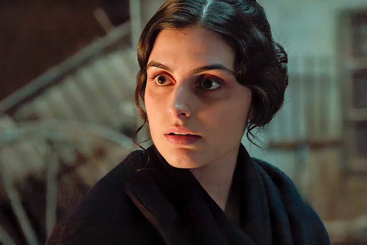 Valle Salvaje Chapter 370: Luisa Confronts a Shadowy Past in a Tense Barn Encounter