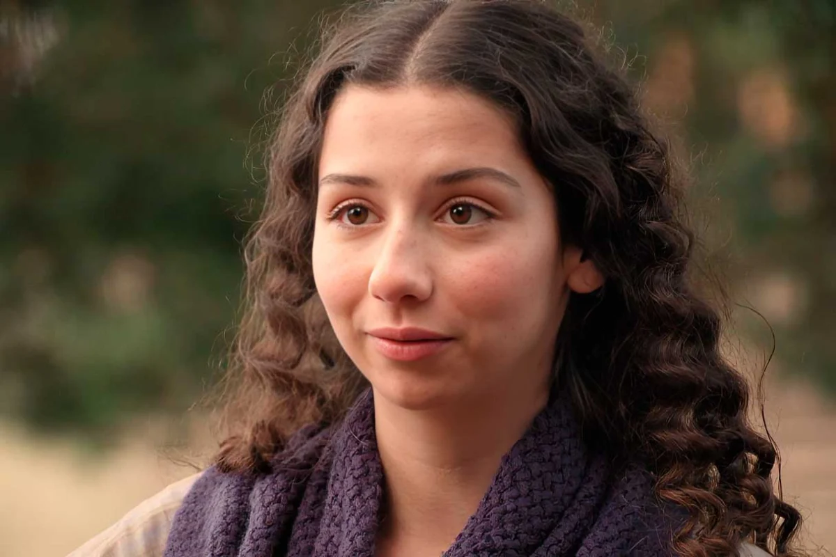 Wild Valley Chapter 403: Leonor’s Mysterious Interest in Adriana and Barbara’s Groundbreaking Discovery Unfold