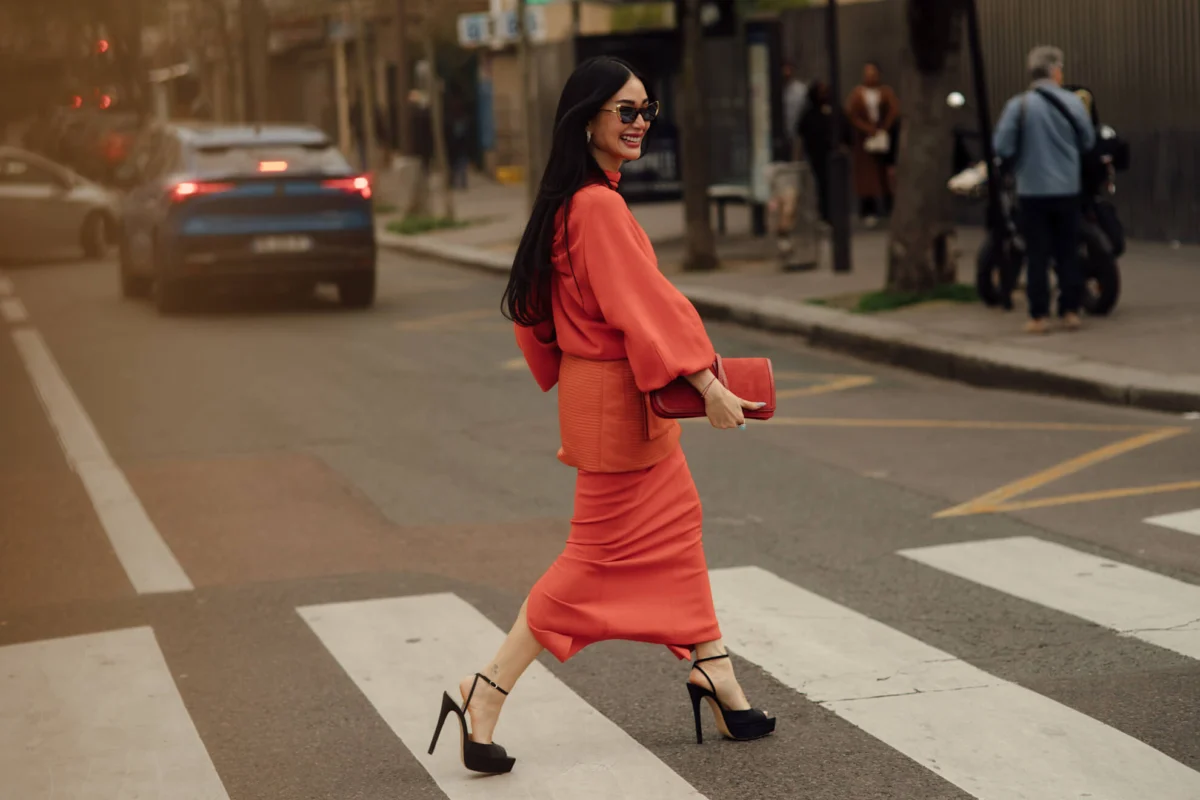 Las invitadas de junio amarán estos 8 vestidos por menos de 50 euros de Zara, Mango y Sfera que son tendencia este verano 2026