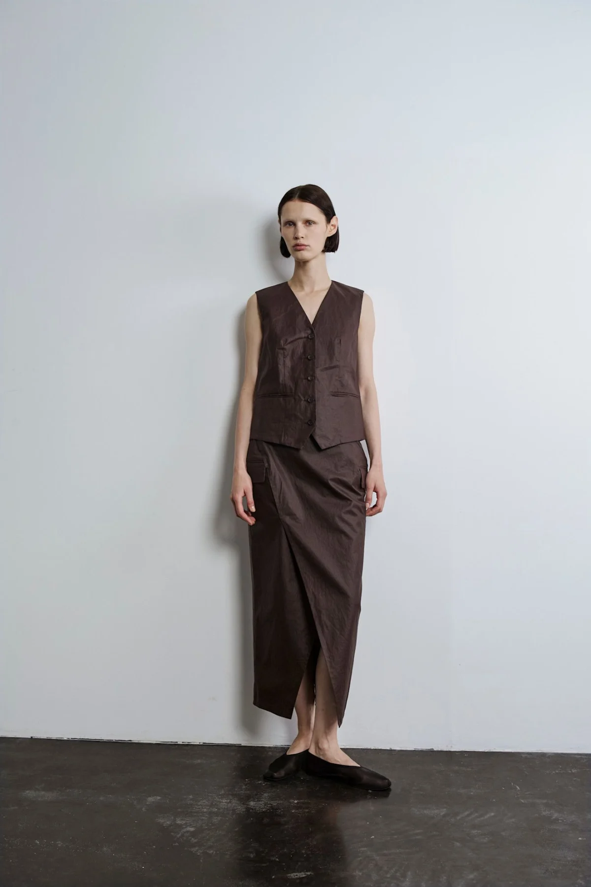 Brown Ballet Flats Emerge as the Definitive Footwear Trend for the Spring-Summer 2026 Fashion Season