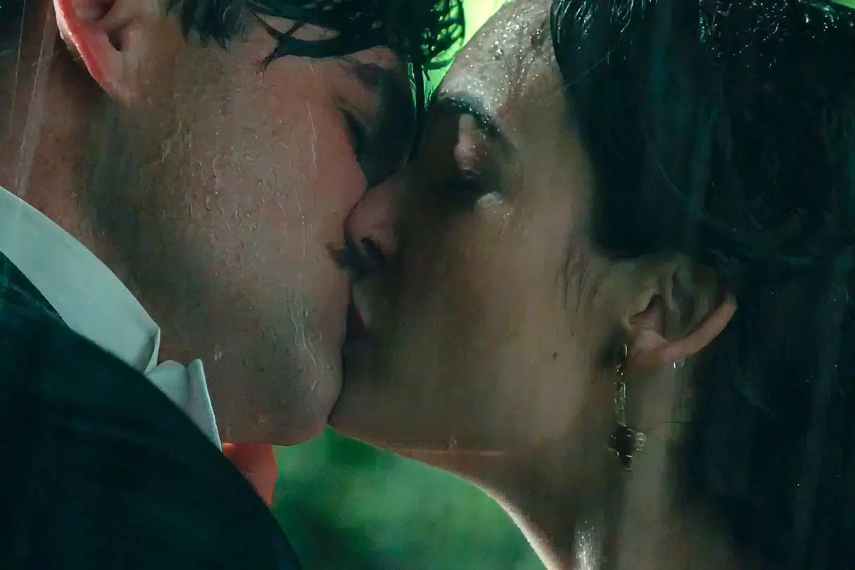 The Kiss Under the Storm: A Forbidden Love Ignites in ‘La Promesa’