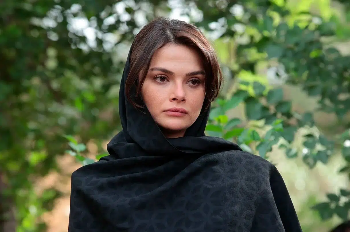 En Tierra Lejana: A Night of Heartbreak, Secrets, and Violent Confrontations Rocks Antena 3