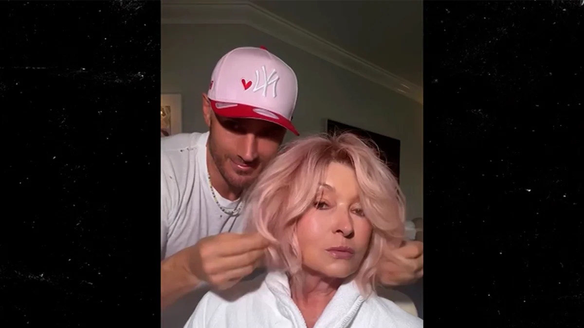 Martha Stewart New Hair Color Is A Good Thing!!!