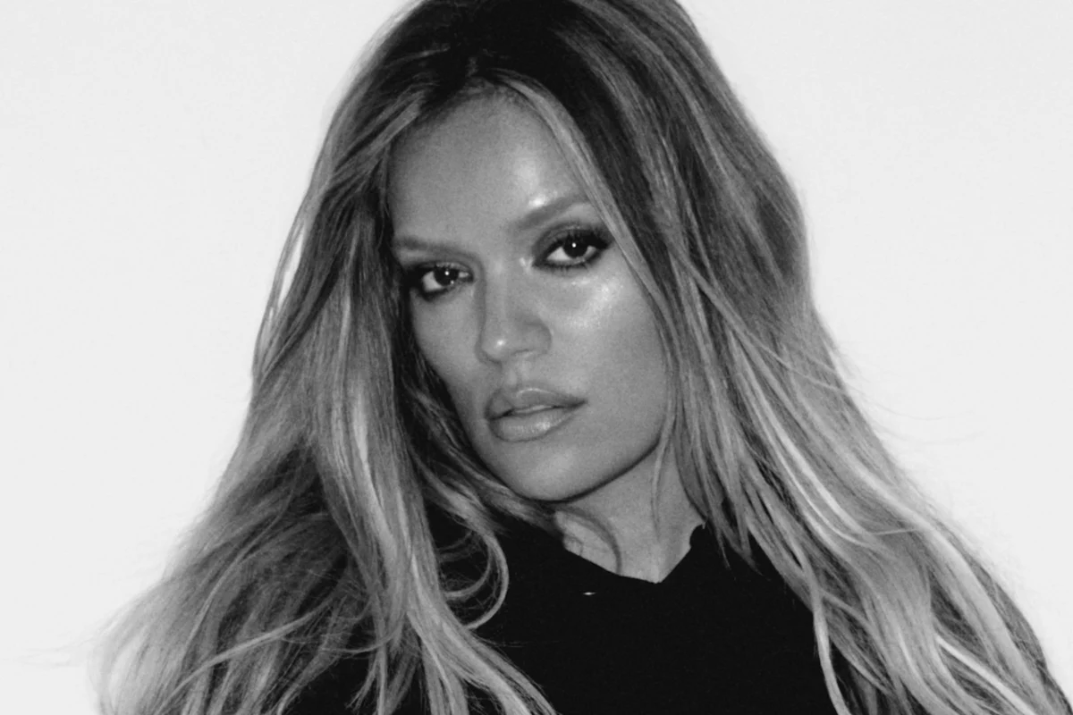 No Me Arrepiento de Sentir Tanto: Karol G Drops Sixth Studio Album Featuring Drake, Bruno Mars, and More