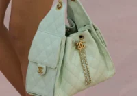 Chanel puts bags with exterior pockets back in fashion 8 models from Mango or Pull&Bear to wear the most practical trend of autumn 2026.